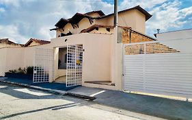 Casa Família Silva próximo ao Santuário Nacional